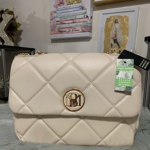 Badgley Mischka ( Vegan Leather)
Quilted Bag